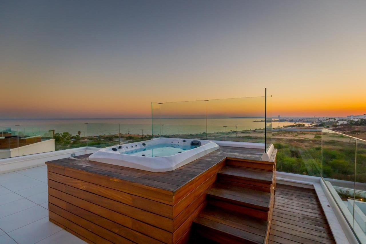 Love Bridge Seaview Villas Ayia Napa Bagian luar foto